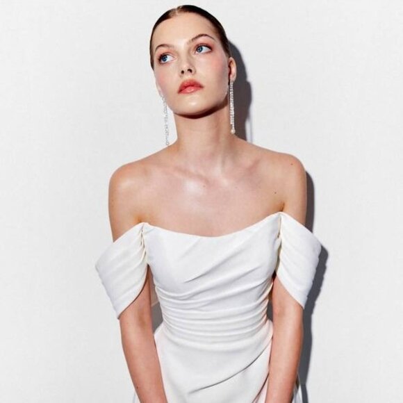 Modern European Designer Wedding Dress | Size 4-8 | - Picture 1 of 5